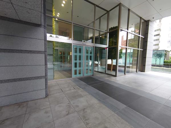 Tomihisa Crossコンフォートタワー 11